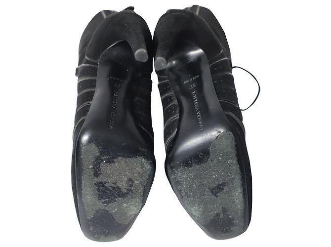Stivaletti Bottega Veneta con lacci e dettagli in camoscio nero - vista 5