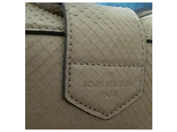 Louis Vuitton Cirrus Handtasche aus Pythonleder Beige - Ansicht 12