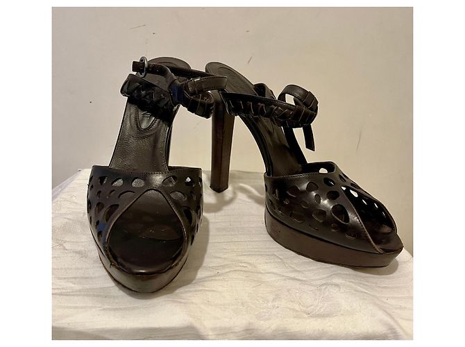 Yves Saint Laurent Sandali YSL Betis con plateau in vitello Marrone scuro - vista 5