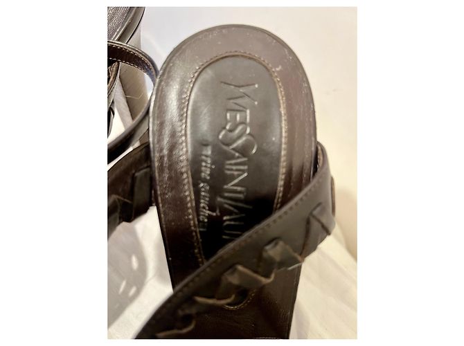 Yves Saint Laurent Sandali YSL Betis con plateau in vitello Marrone scuro - vista 6