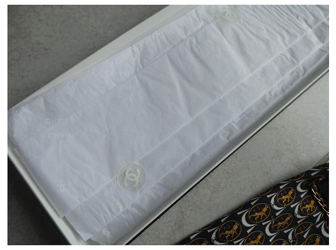 nueva corbata chanel nunca usada con su caja Negro - vista 9
