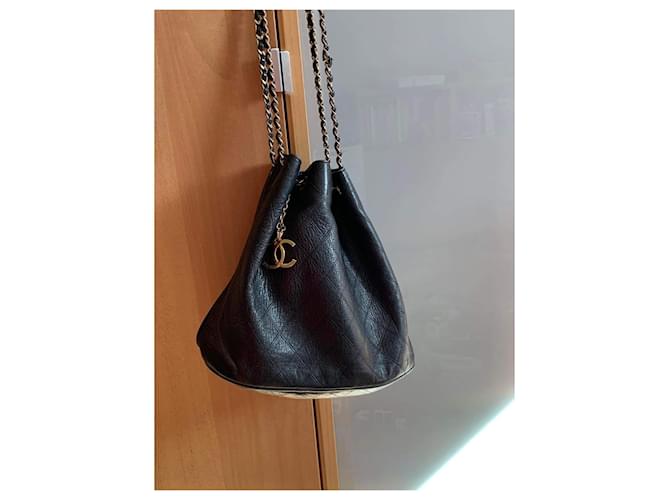 2.55 Borsa a secchiello Chanel in pelle nera Nero - vista 6