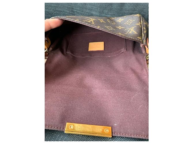 Eva Bolso de mano Louis Vuitton Favorite MM Cuero Bronce - vista 3
