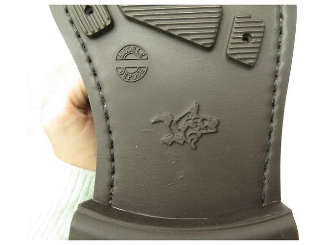 NOVE SAPATOS DE MANDIOCA HESCHUNG 7 41 BOTAS COM FIVELAS DE COURO MARROM - vista 3