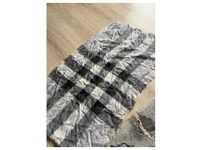 Sciarpa Burberry Grigio Lana Seta Check Bianco sporco Grigio antracite - vista 3