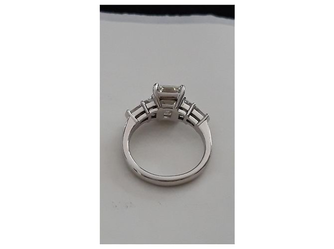 Autre Marque Verlobungsring aus Platin mit Smaragdschliff Diamant Silber - Ansicht 4