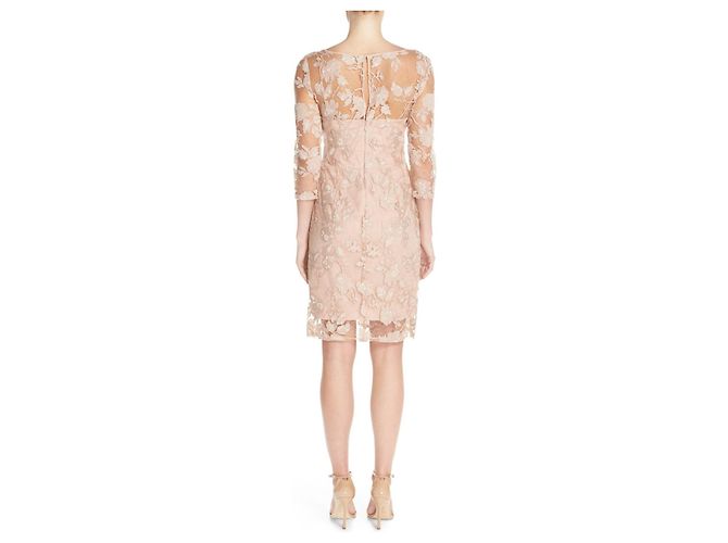 Vera Wang Spitzen- und Paillettenkleid in Blassrosa Pink - Ansicht 4