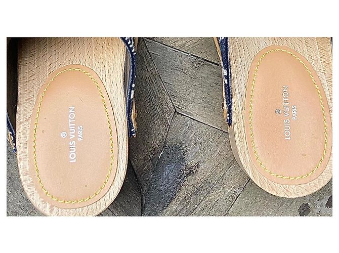 Sublime new Louis Vuitton clogs in box 37 Collection 1854 White Blue - view 4