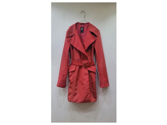 Gianfranco Ferre Vintage GFF Ferré Roter wasserdichter Trenchcoat - Ansicht 2