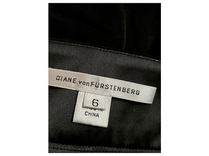 Diane Von Furstenberg DvF Louis verkürzte Samthose, US-Grösse 6 Schwarz - Ansicht 3