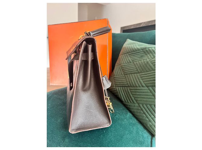 Hermès Kelly 32 Marrone cioccolato Gold hardware - vista 11