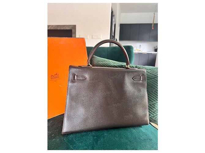Hermès Kelly 32 Marrone cioccolato Gold hardware - vista 5