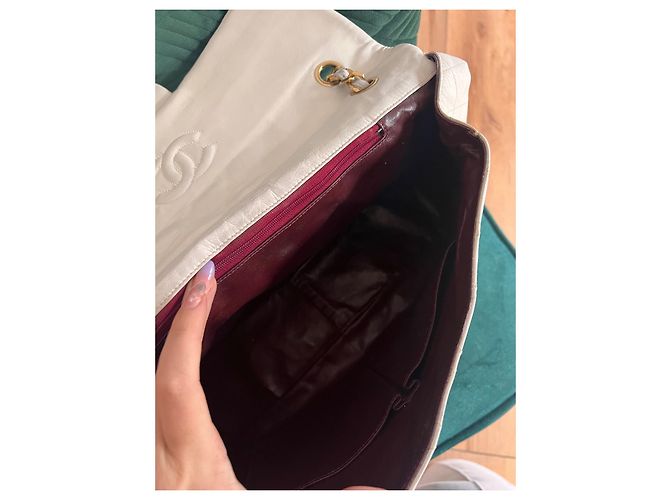 Timeless Chanel Aba com o logo Maxi clássico Branco Gold hardware - vista 10