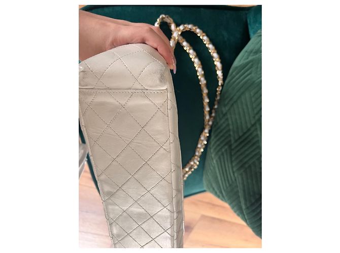Timeless Chanel Aba com o logo Maxi clássico Branco Gold hardware - vista 14
