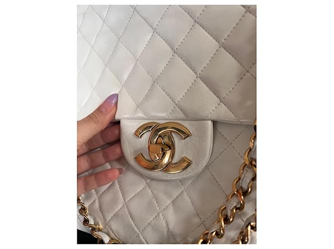 Timeless Chanel Aba com o logo Maxi clássico Branco Gold hardware - vista 7