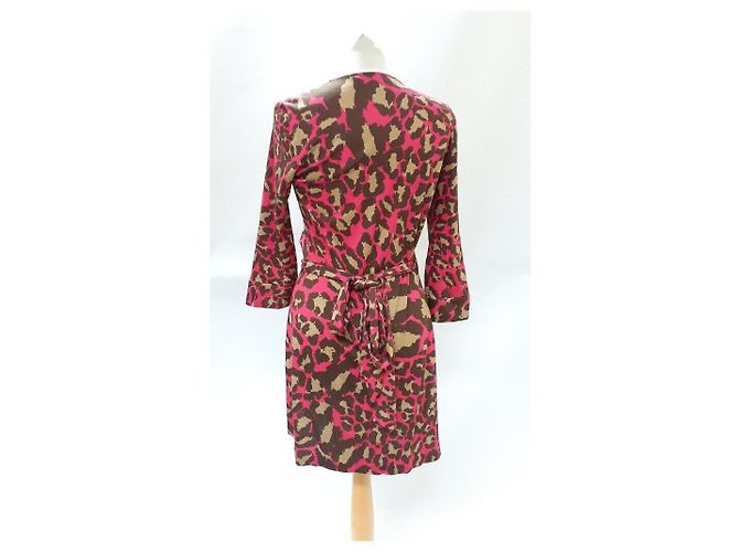 Diane Von Furstenberg Minivestido cruzado Julian de DvF con estampado rosa Cheetah - vista 2