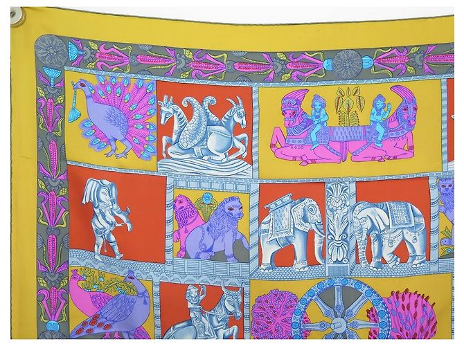 Hermès SCIARPA QUADRATA HERMES TORANA 90 SCIARPA CM ANNIE FAIVRE IN SETA GIALLA Giallo - vista 2