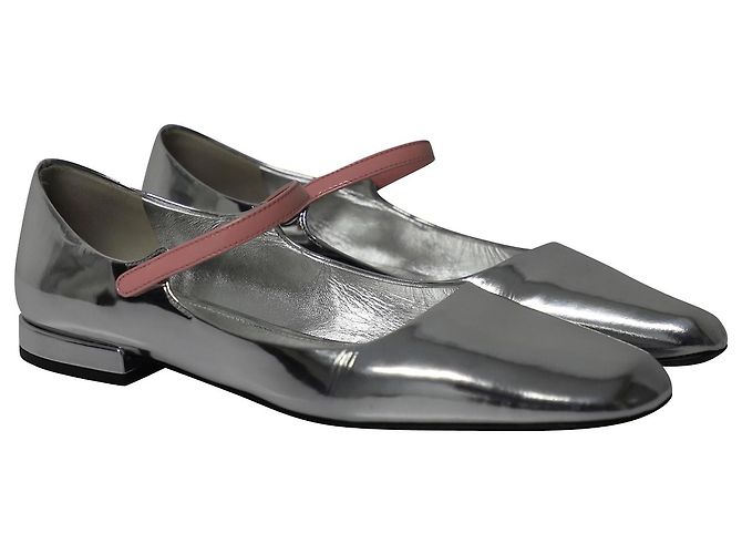 Prada Square Toe Ballerinas aus silbernem Lackleder - Ansicht 3