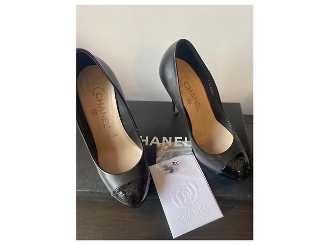 Décolleté Chanel in pelle d'agnello nera Nero - vista 2