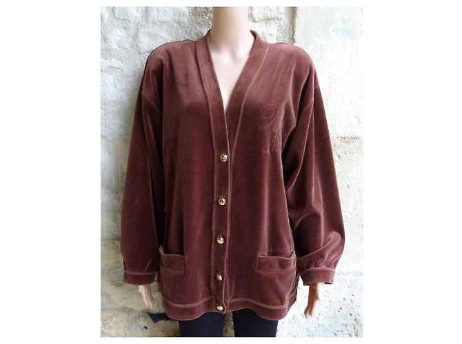 Nina Ricci Strickjacke aus braunem Samt mit goldenen Knöpfen - Ansicht 2