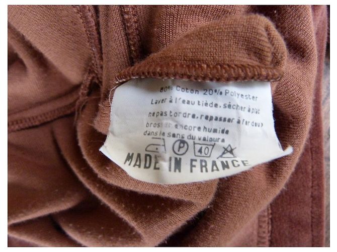 Nina Ricci Strickjacke aus braunem Samt mit goldenen Knöpfen - Ansicht 7