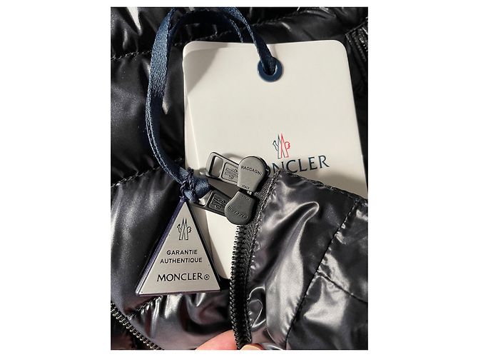Moncler Helianthe Short Down Jacket Black - view 13