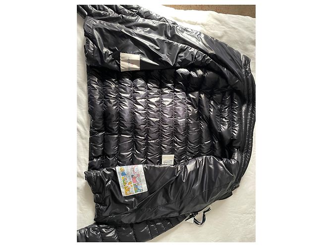 Moncler Helianthe Short Down Jacket Black - view 14