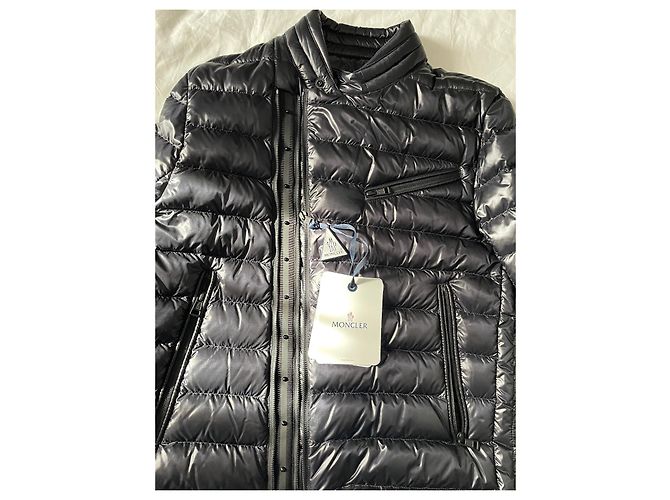 Moncler Helianthe Short Down Jacket Black - view 15