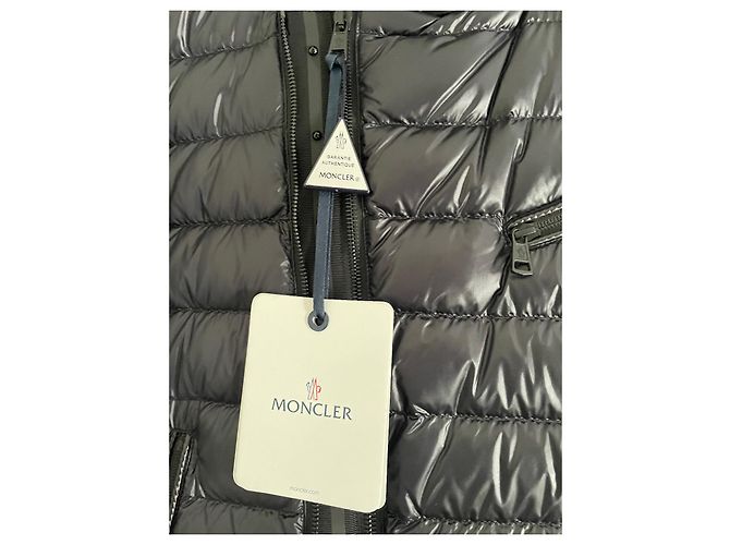 Moncler Helianthe Short Down Jacket Black - view 4