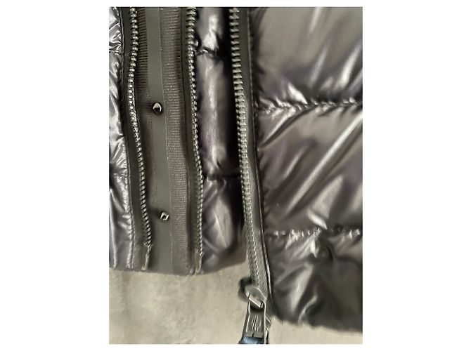 Moncler Helianthe Short Down Jacket Black - view 5