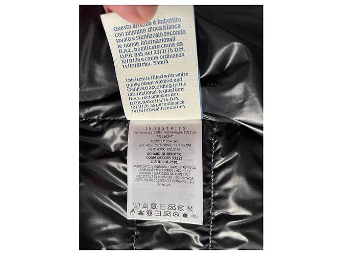Moncler Helianthe Short Down Jacket Black - view 9