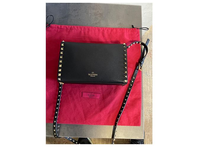 Valentino Garavani BORSA A TRACOLLA SMALL ROCKSTUD GRAINY in pelle di vitello Nero - vista 4
