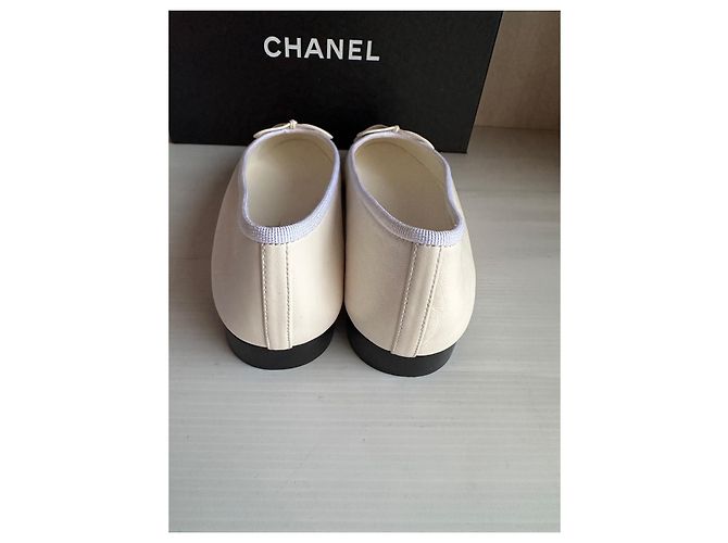 Bailarinas Chanel de piel blanca talla 38 Blanco - vista 14