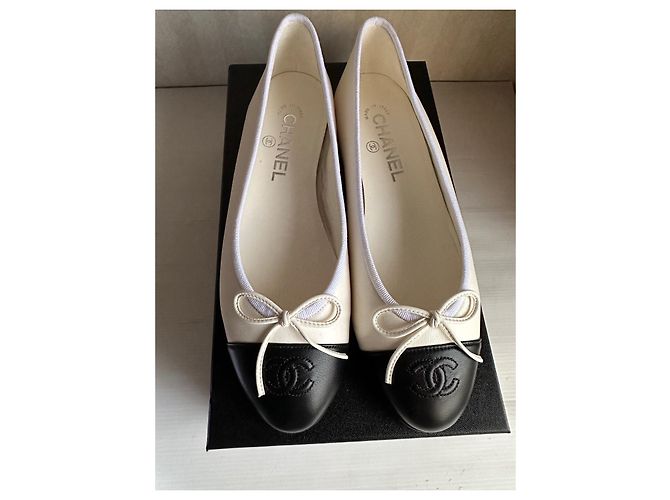 Bailarinas Chanel de piel blanca talla 38 Blanco - vista 3