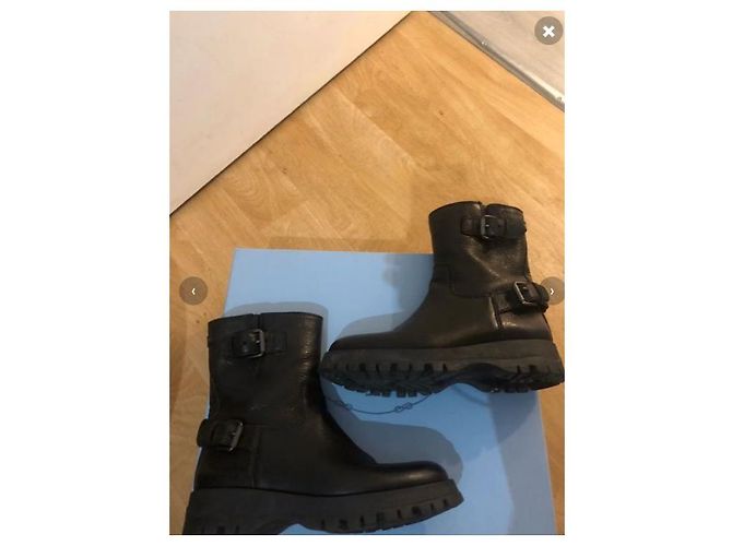 Botines Prada en piel de cordero negro - vista 3