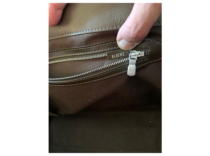 Louis Vuitton Cabas en cuir marron Kazbek - vue 10