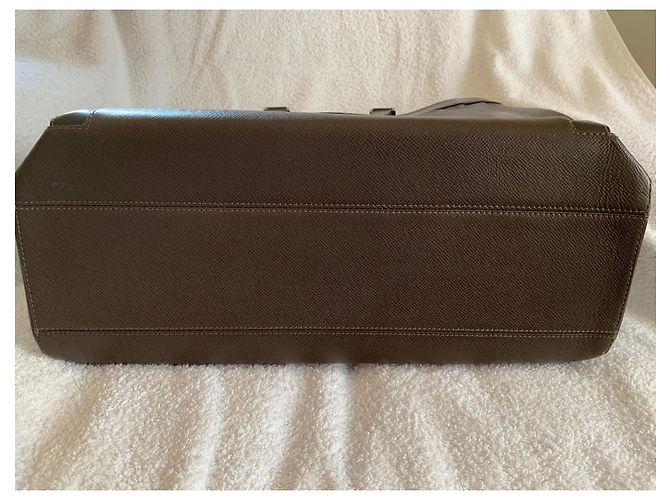 Louis Vuitton Cabas en cuir marron Kazbek - vue 4