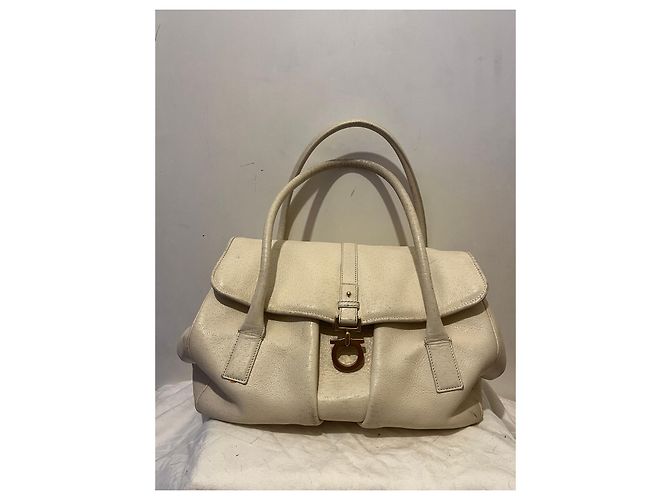 Salvatore Ferragamo Borsa a spalla grande Salvadore Ferragamo avorio Bianco Crudo - vista 15