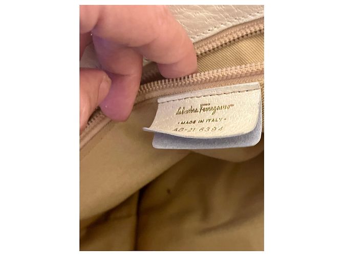 Salvatore Ferragamo Borsa a spalla grande Salvadore Ferragamo avorio Bianco Crudo - vista 8