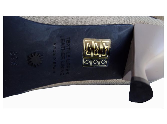 STUART WEITZMAN BOTÍN VIOLETTA TAN CON ESTAMPADO DE LEOPARDO - vista 3