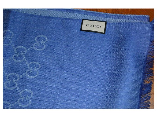 Cachecol Gucci Novo - vista 3