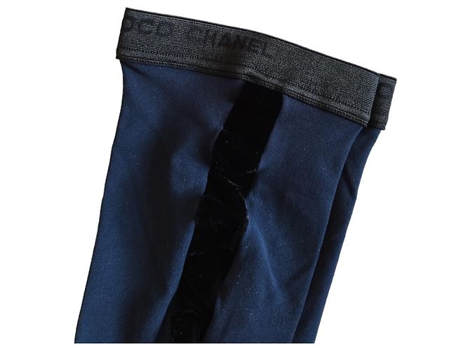 Collant Chanel in velluto blu con banda nera logo CC - vista 3