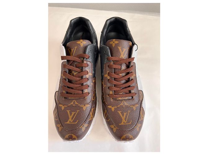 Louis Vuitton LV Run Away Trainer neu Monogramm - Ansicht 2