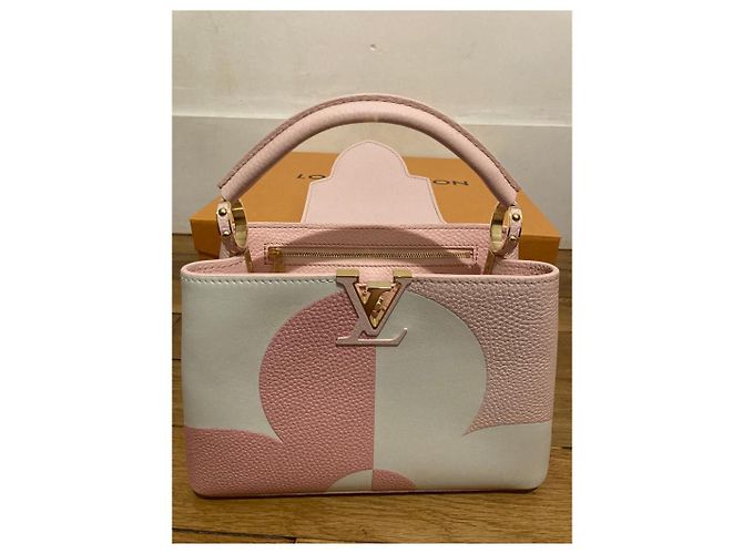 Louis Vuitton Capucines BB Borsa a mano rosa in pelle Taurillon - vista 2