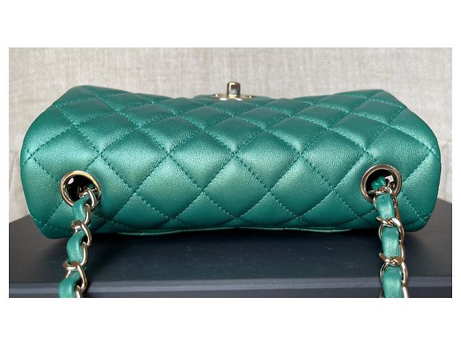 Timeless Chanel Mini borsa con patta in pelle di agnello verde iridescente - vista 5