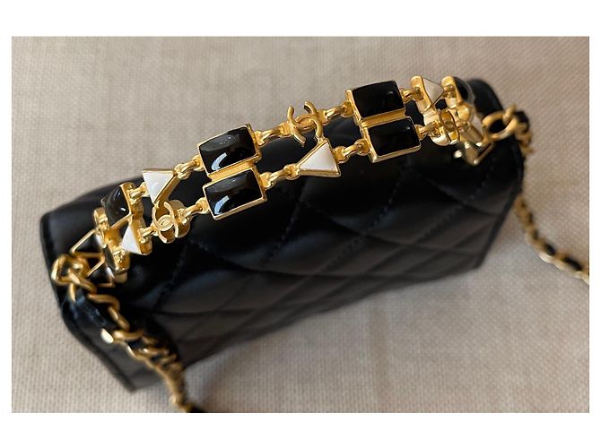 Chanel Pochette in pelle di agnello nera con patta con manico superiore Nero - vista 4