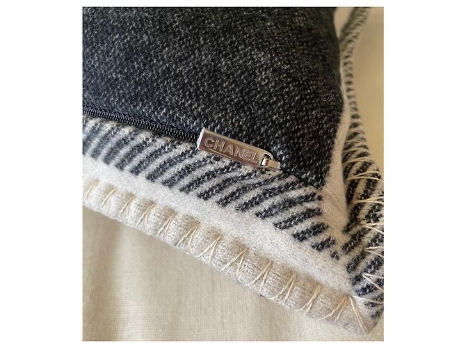 Chanel Cuscino quadrato grande in lana e cashmere CC nero beige Multicolore - vista 3