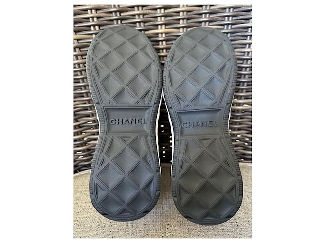Sneakers Classiche CHANEL in Avorio Bianco - vista 4
