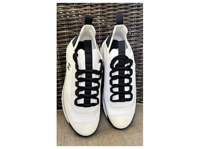 Sneakers Classiche CHANEL in Avorio Bianco - vista 6
