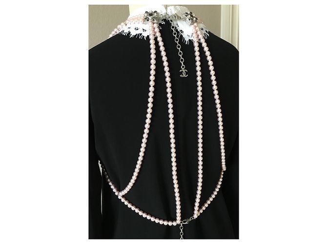 Chanel Collana corpo multistrato di perle rosa da passerella - vista 12
